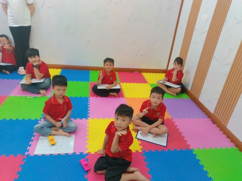 Cuộc thi Rung Chuông Vàng - Khối Tiền Tiểu Học và workshop mỹ thuật 'Gia đình yêu thương'